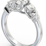 Üç Taşlı Yüzük, Yuvarlak Pırlanta, 9 Ayar Beyaz Altın